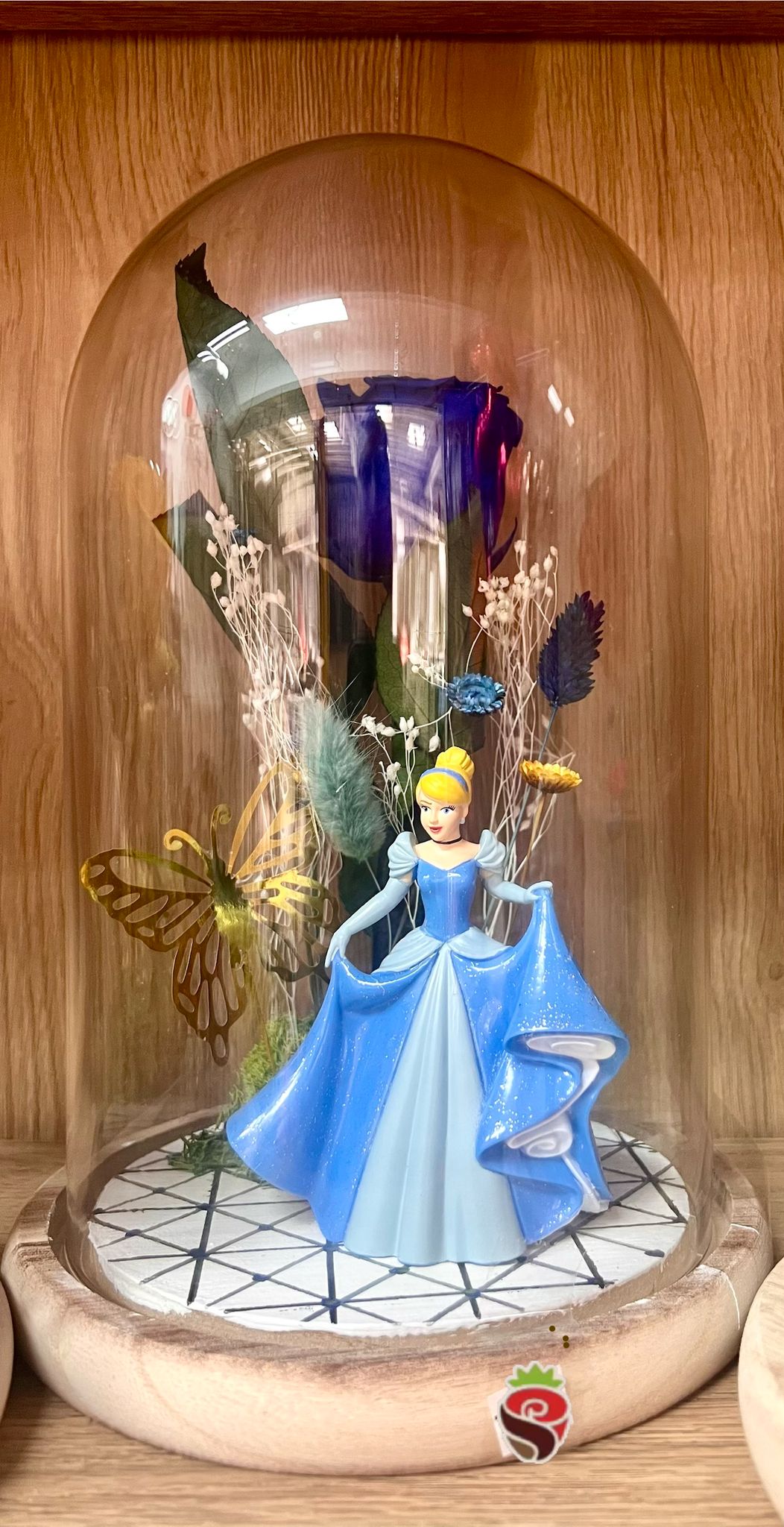 CUPULA PERSONALIZADA CON ROSA ETERNA